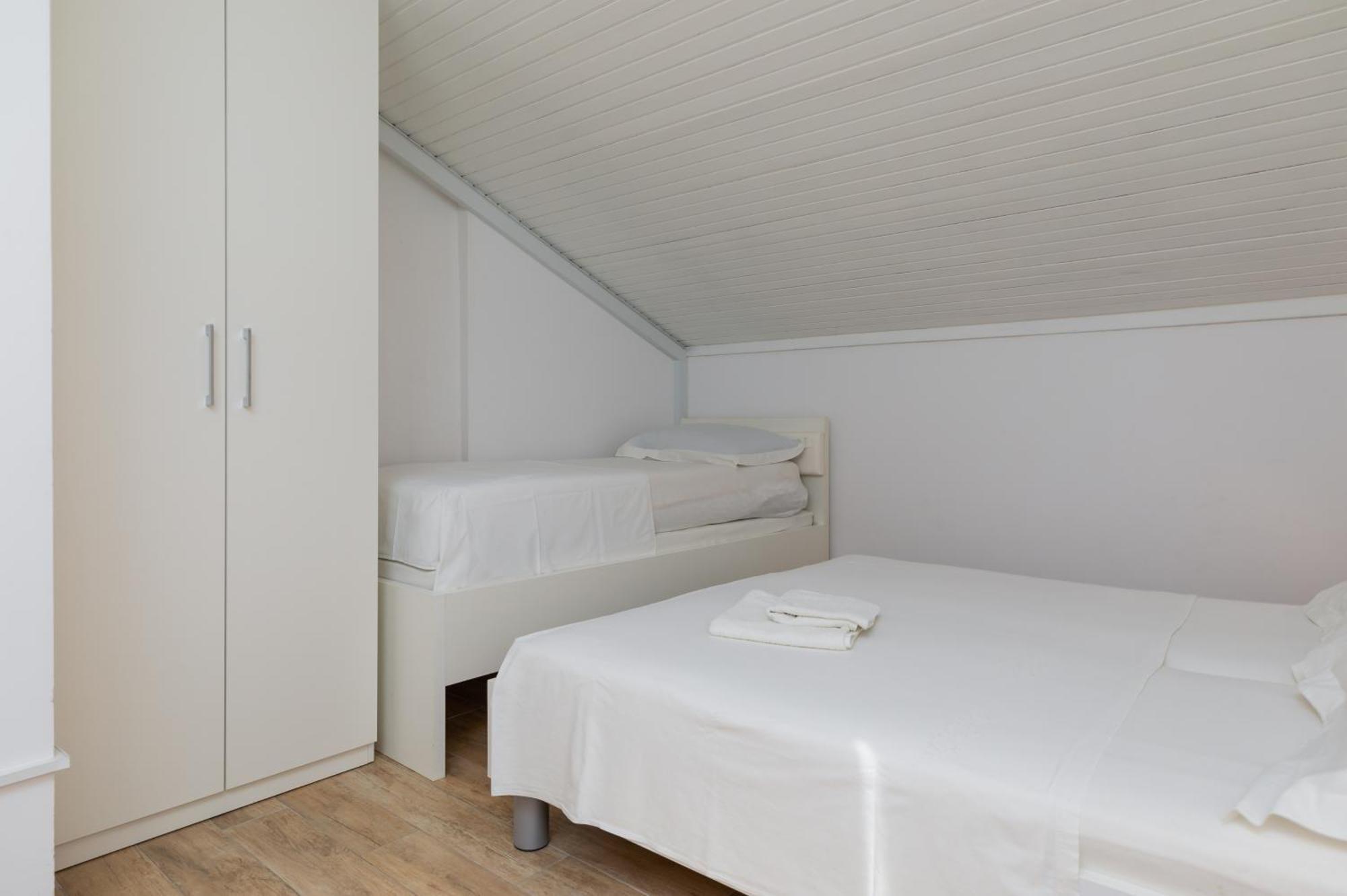 Apartments By The Sea Duce, Omis - 2992 Dugi Rat Habitación foto