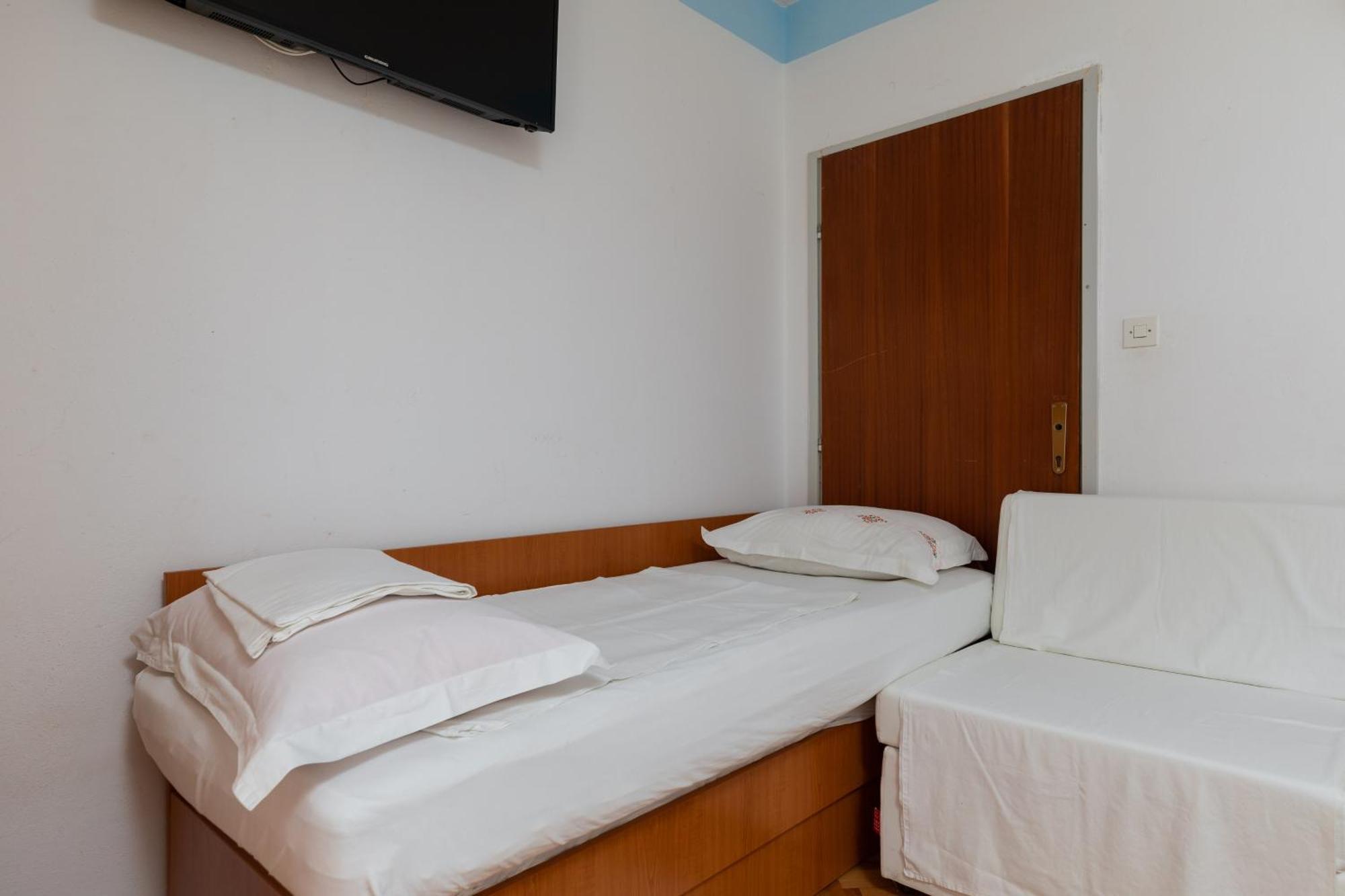 Apartments By The Sea Duce, Omis - 2992 Dugi Rat Habitación foto